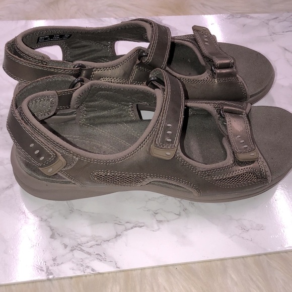 Clarks Casual Sandals size 9 1/2 - Picture 4 of 7